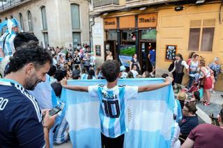 El bipartito de Alicante cambiará la recién aprobada ordenanza contra el ruido para permitir las televisiones en las terrazas