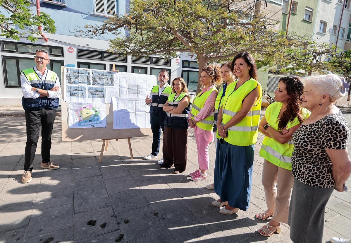 Obras de accesibilidad en la plaza de las Mil Viviendas de La Salud