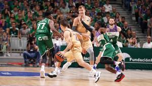 El Barça torna el cop i assalta la pista d’Unicaja