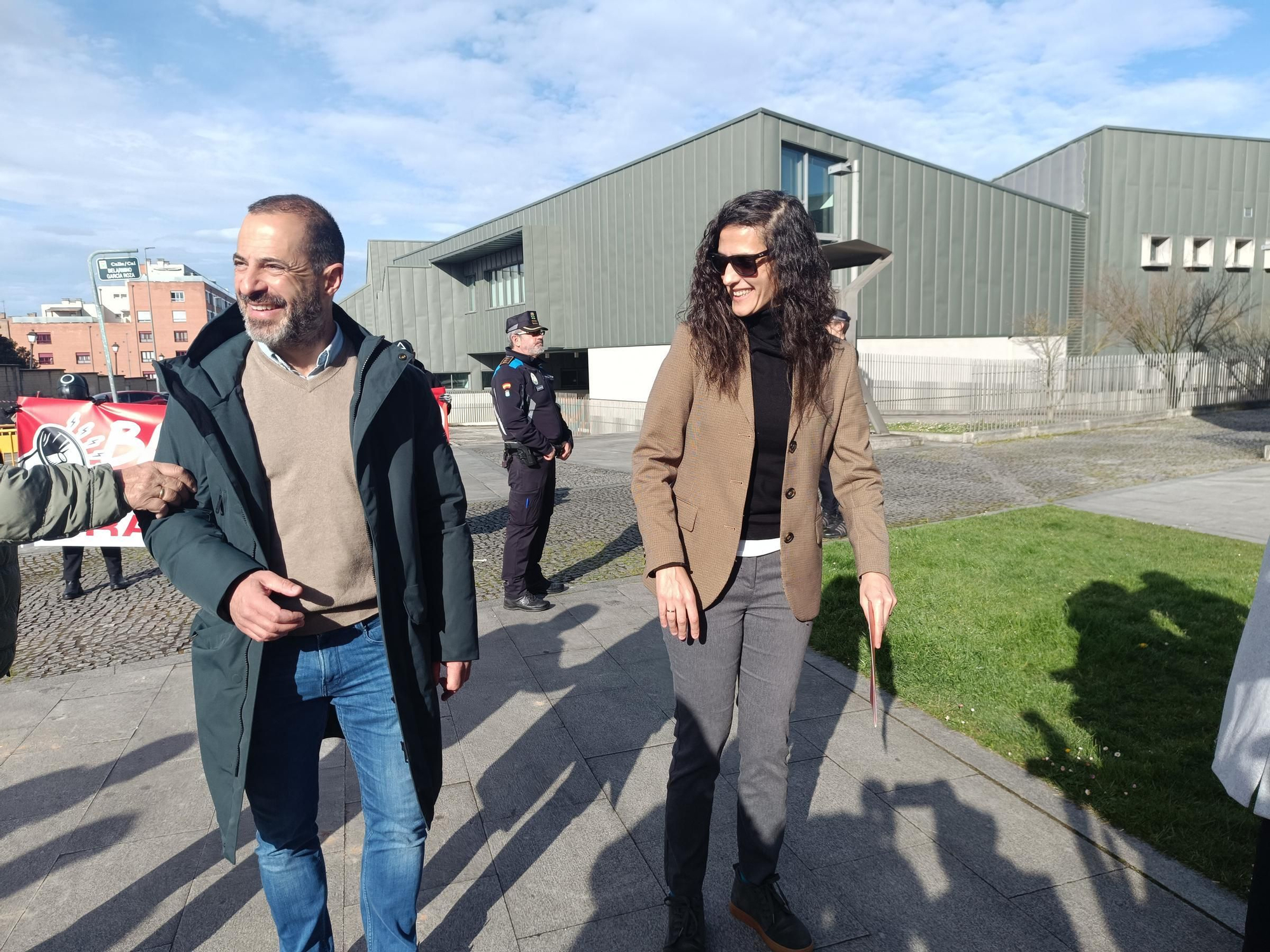 La entrega del Premio Mujer Sierense a Montse Tomé, en imágenes