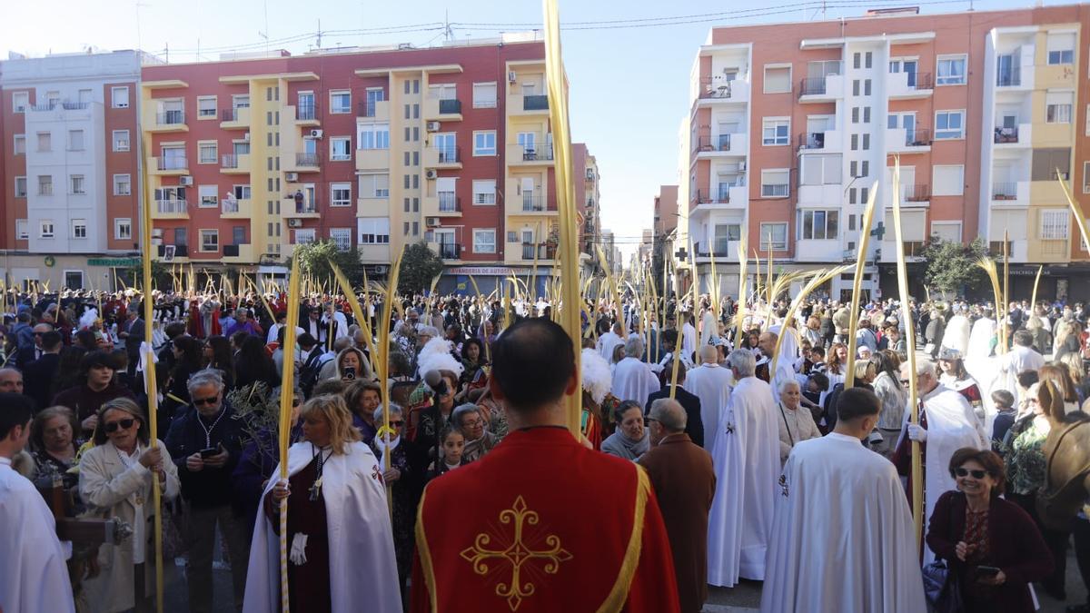 Domingo de Ramos multitudinario en el Cabanyal