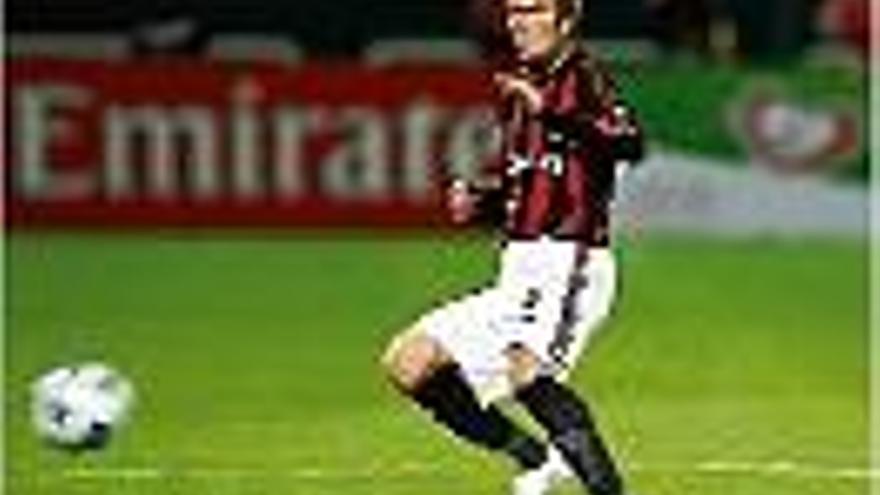 Beckham mostra un bon to físic en el seu debut amb el Milan