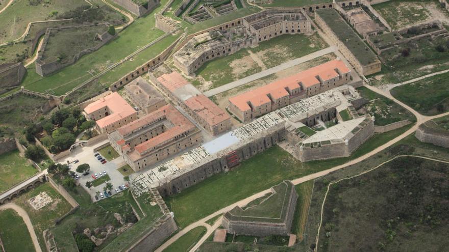 Una vista aèria de la fortificació del castell de Sant Ferran, de Figueres, de 550.000 metres quadrats · Diari de Girona