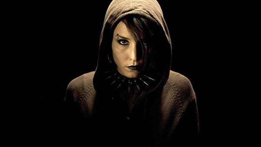 La actriz Noomi Rapace, actriz que da vida a la protagonista.