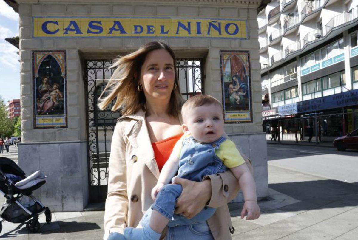 Las madres asturianas, con una fecundidad de las más bajas y cada vez más mayores