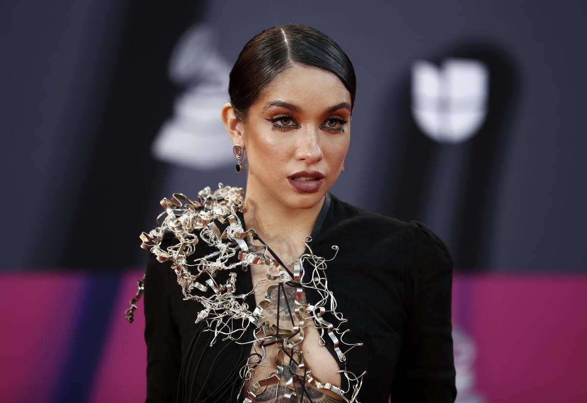 Las Vegas (United States), 17/11/2022.- Argentine singer Maria Becerra arrives on the red carpet prior to the 23rd Annual Latin Grammy Awards at the Michelob Ultra Arena at Mandalay Bay in Las Vegas, Nevada, USA, 17 November 2022. The Latin Grammys recognize artistic and/or technical achievement, not sales figures or chart positions, and the winners are determined by the votes of their peers - the qualified voting members of the Latin Recording Academy. (Estados Unidos) EFE/EPA/CAROLINE BREHMAN