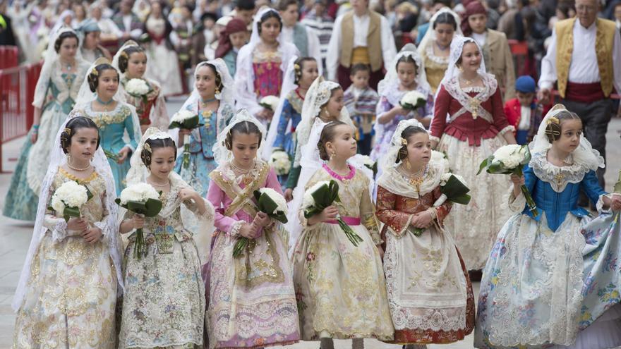 Ya puedes ver el segundo día de la Ofrenda. Búscate en el vídeo