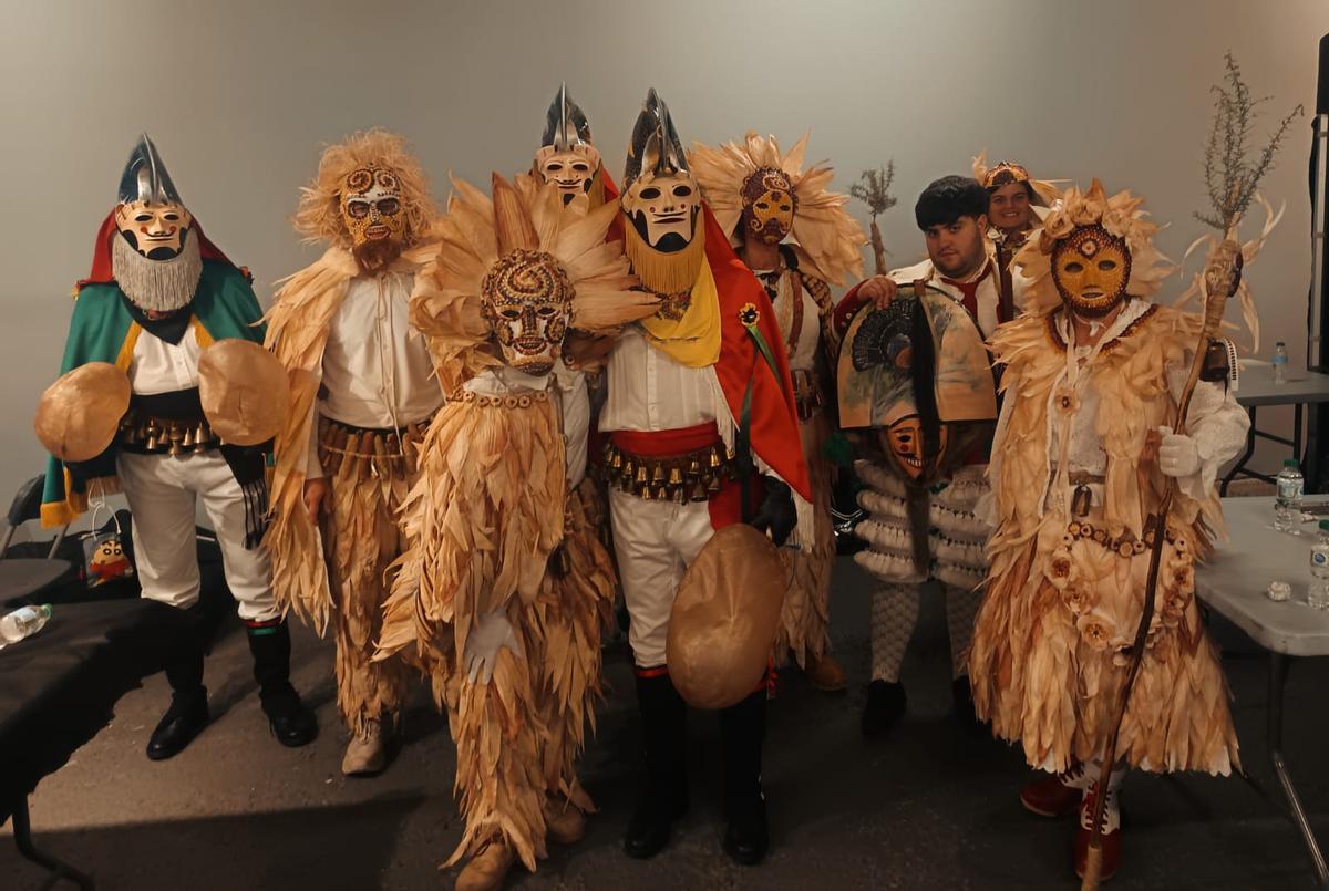 Todas las máscaras ourensanas presentes en San Mamés