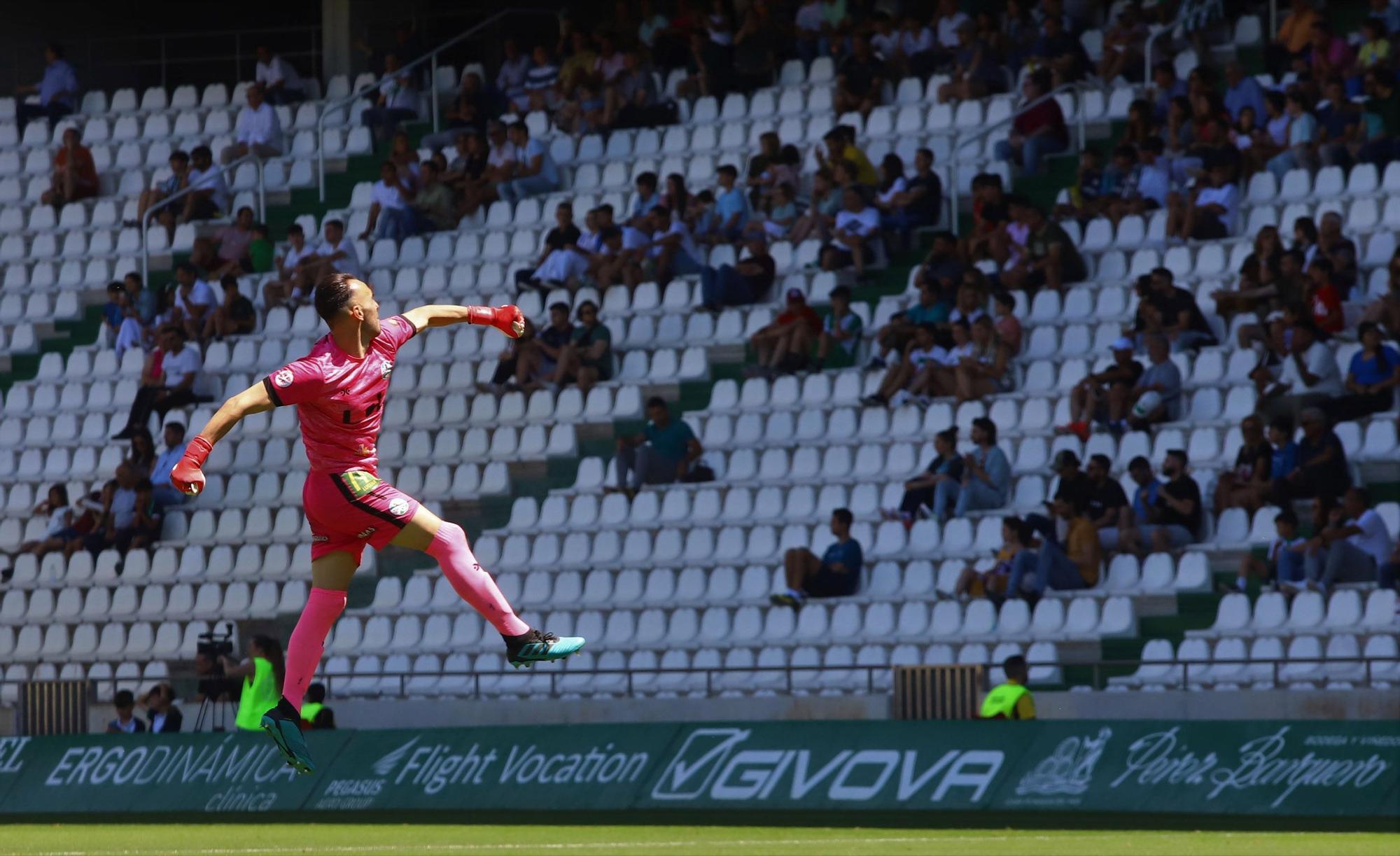 El derbi de play off entre el Córdoba B y el Ciudad de Lucena, en  imágenes