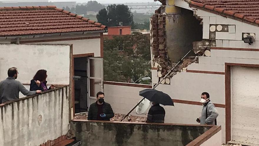 Un rayo &quot;más potente de lo habitual&quot; derriba el muro de una casa en l&#039;Olleria