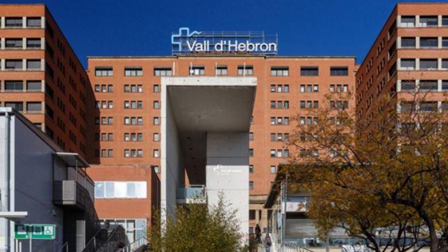 Hallan a un anciano que llevaba muerto tres días en un lavabo de un hospital de Barcelona