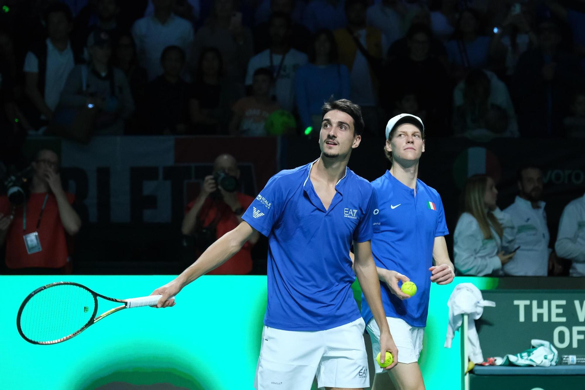 El partido de Sinner y Djokovic de la segunda semifinal de la Copa Davis entre Italia y Serbia en el Carpena