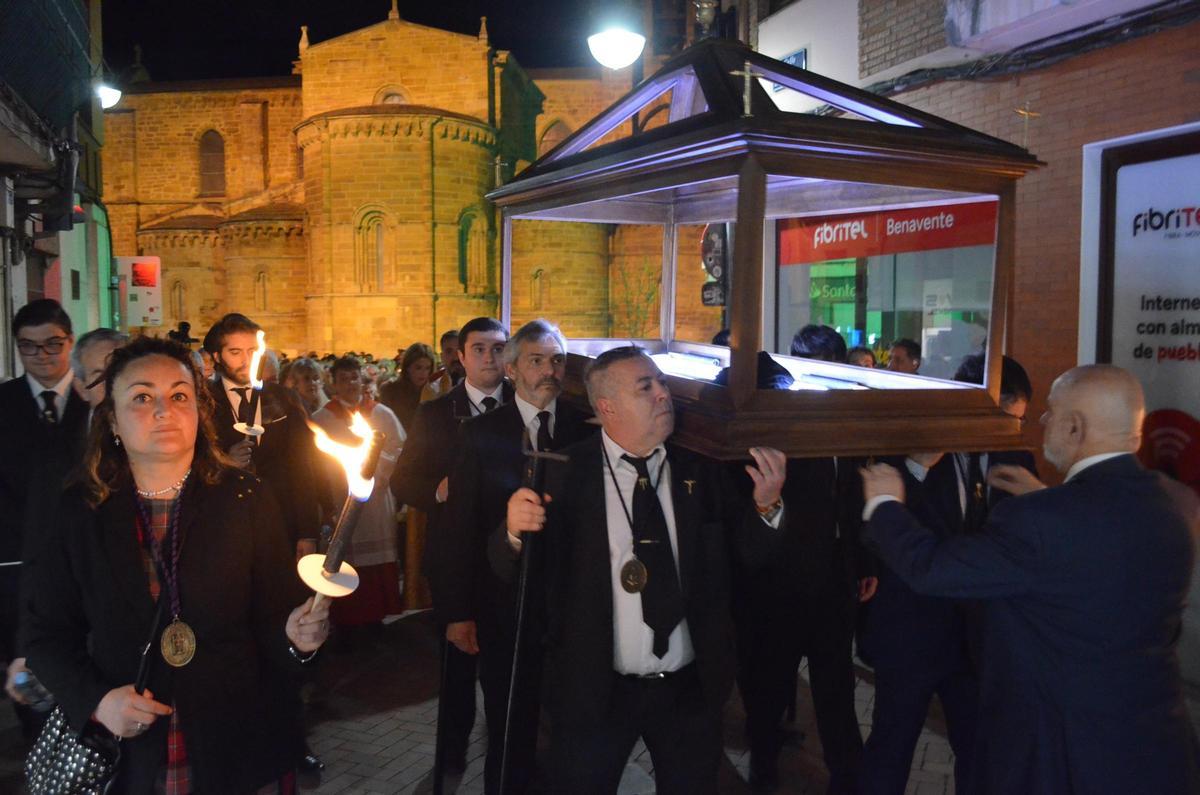 La nueva Procesión el Santo Sepulcro de Benavente, en imágenes