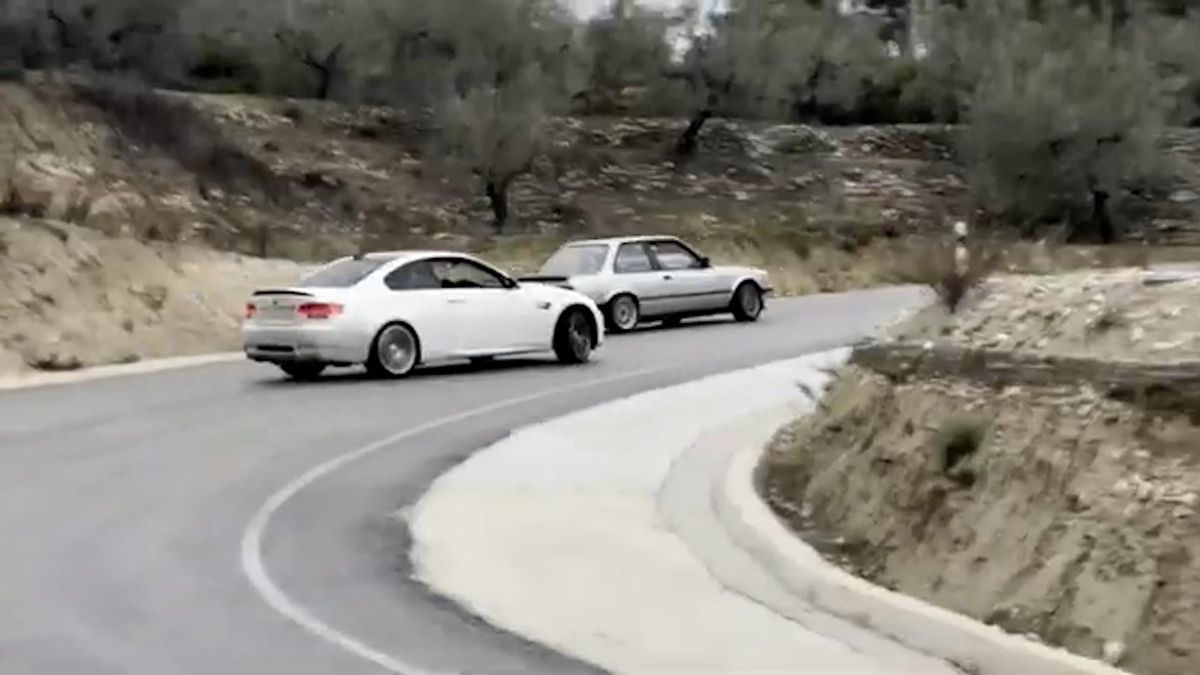 Este es el vídeo que han grabado tres hombres en Alicante mientras conducían de forma temeraria