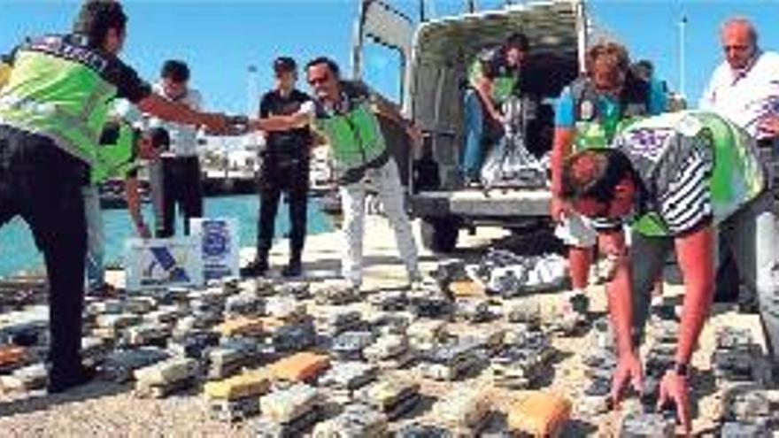 Caen un guardia civil de Guardamar y diez narcos con 200 kilos de cocaína en Valencia