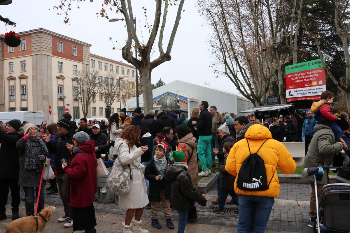 Celebración de las campanadas en el Mercado de Abastos de Zamora.