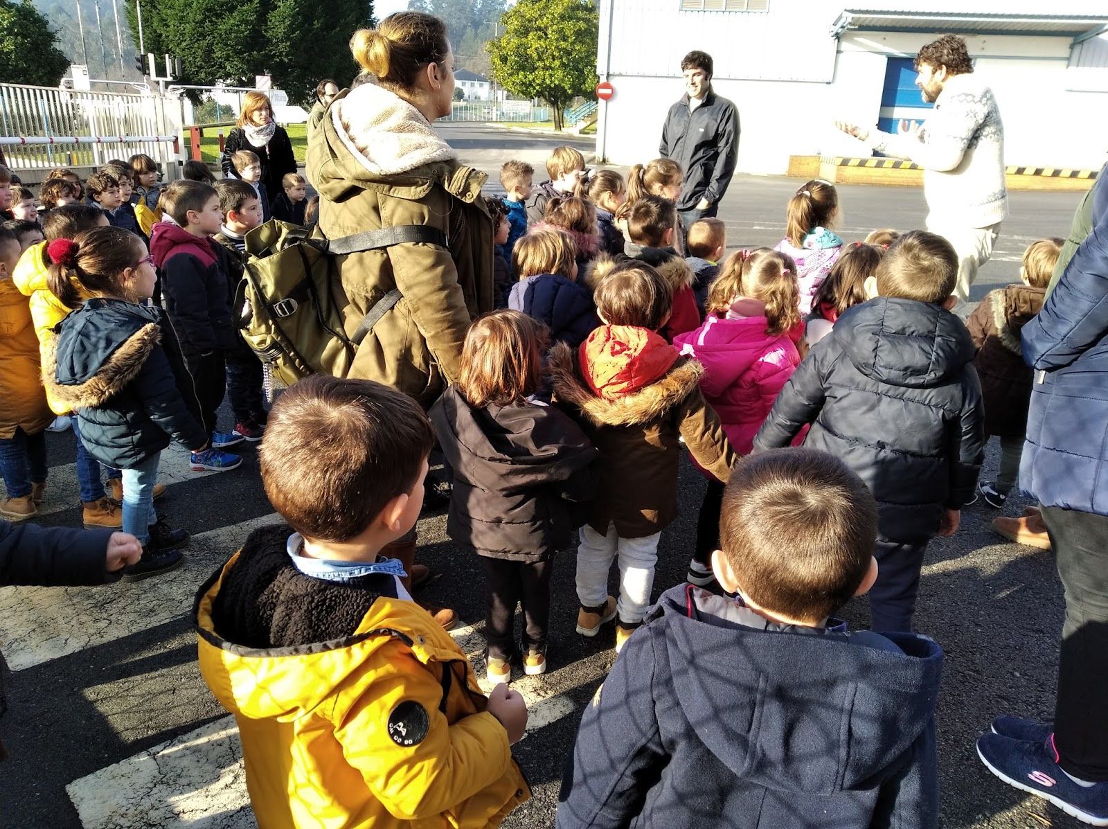 La visita de los alumnos a la factoría de Clesa.