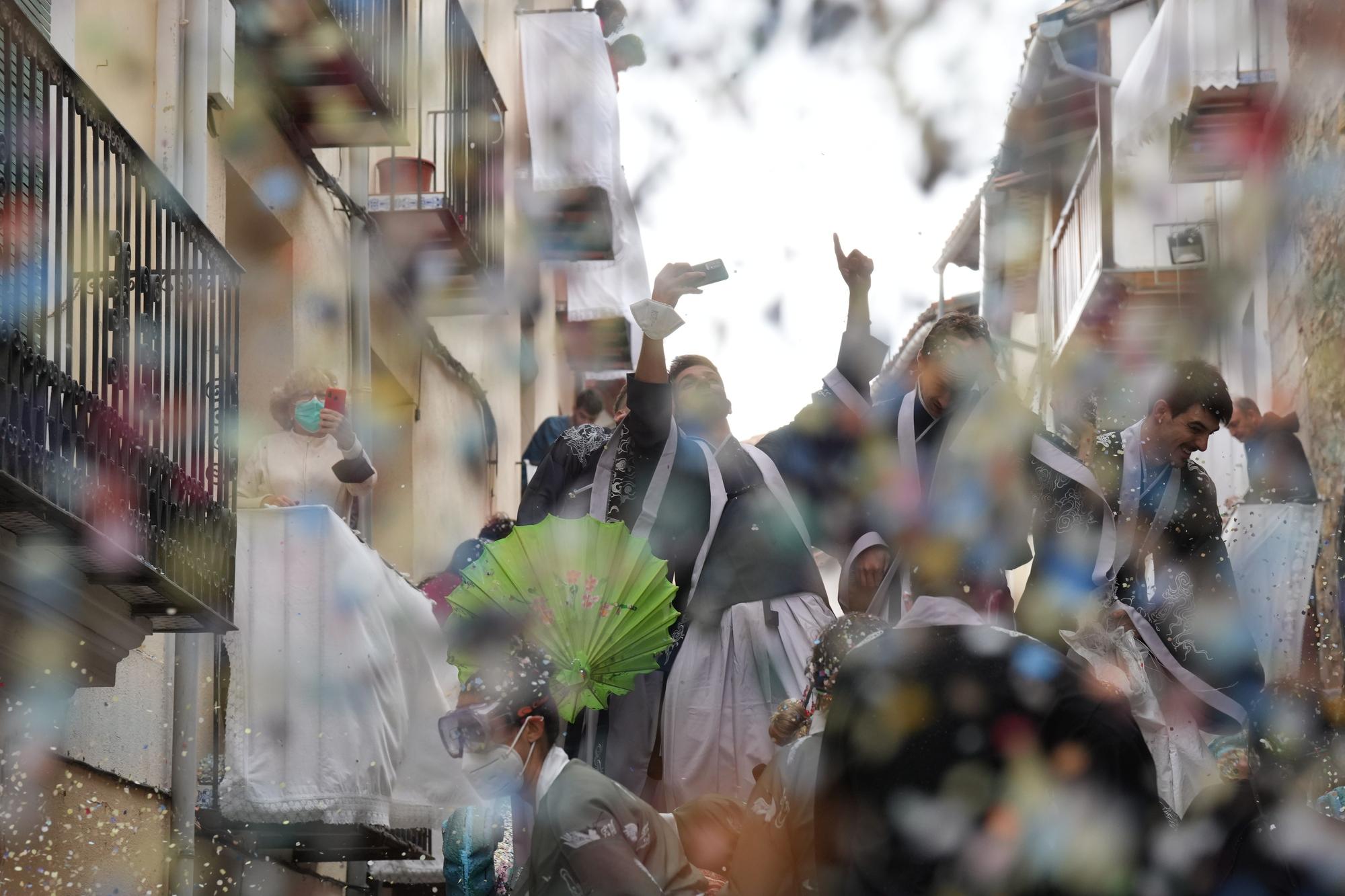 Búscate en el desfile de carrozas y disfraces de l'Anunci de Morella