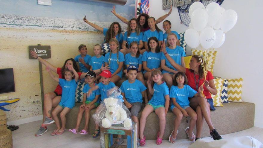 Los niños bielorrusos, durante la visita a la fundación CLC World.