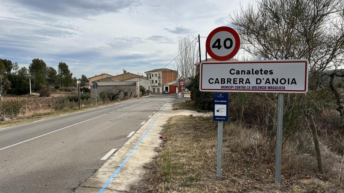 Un cartell indica l'entrada al nucli de Canaletes de Cabrera d'Anoia