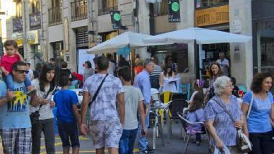 La Nit Oberta es una iniciativa que revitaliza el centro.