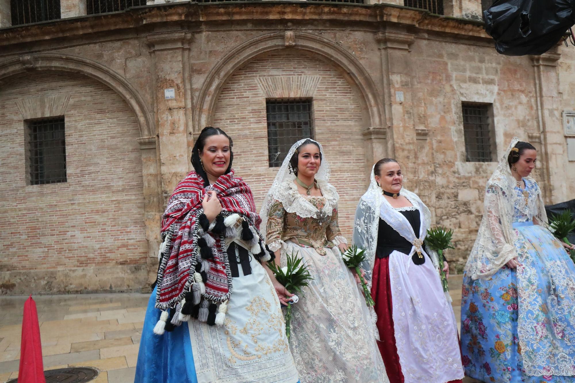 Búscate en el primer día de ofrenda por la calle de la Paz (entre las 17:00 a las 18:00 horas)