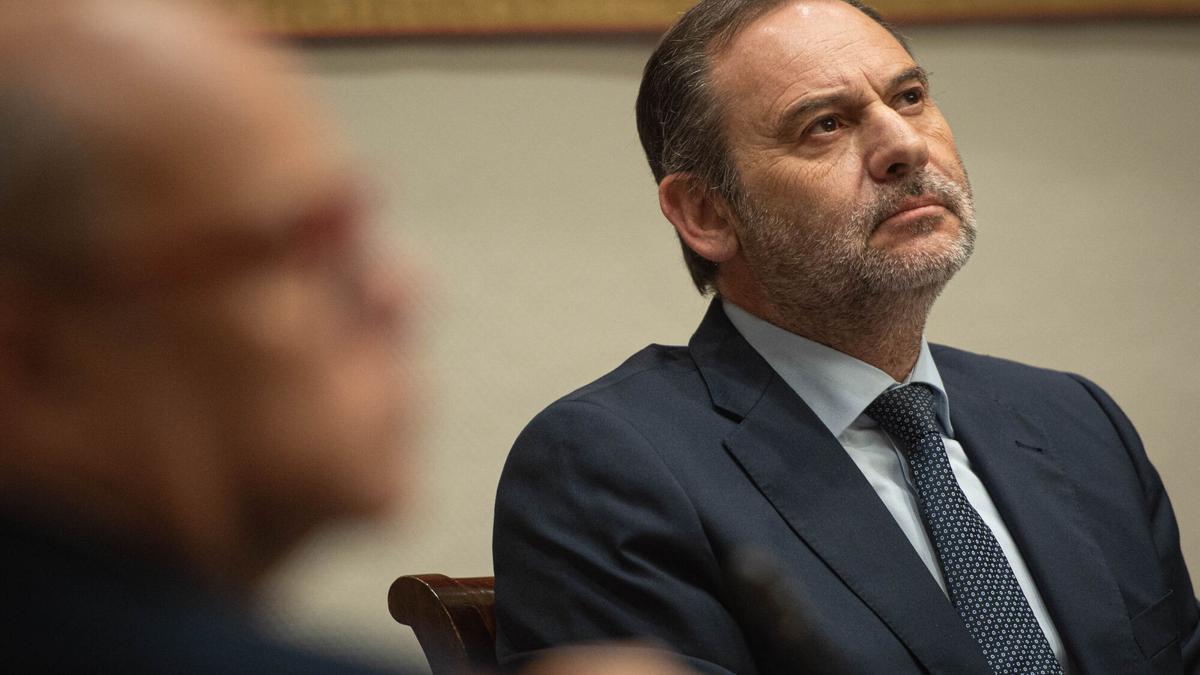 José Luis Ábalos comparece en el Parlamento de Canarias.