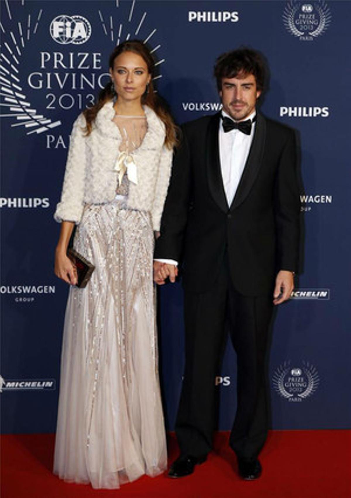 Fernando Alonso i la seva nòvia, la model Dasha Kapustina, el passat 6 de desembre. Fernando Alonso i la seva nòvia, la model Dasha Kapustina, el passat 6 de desembre.