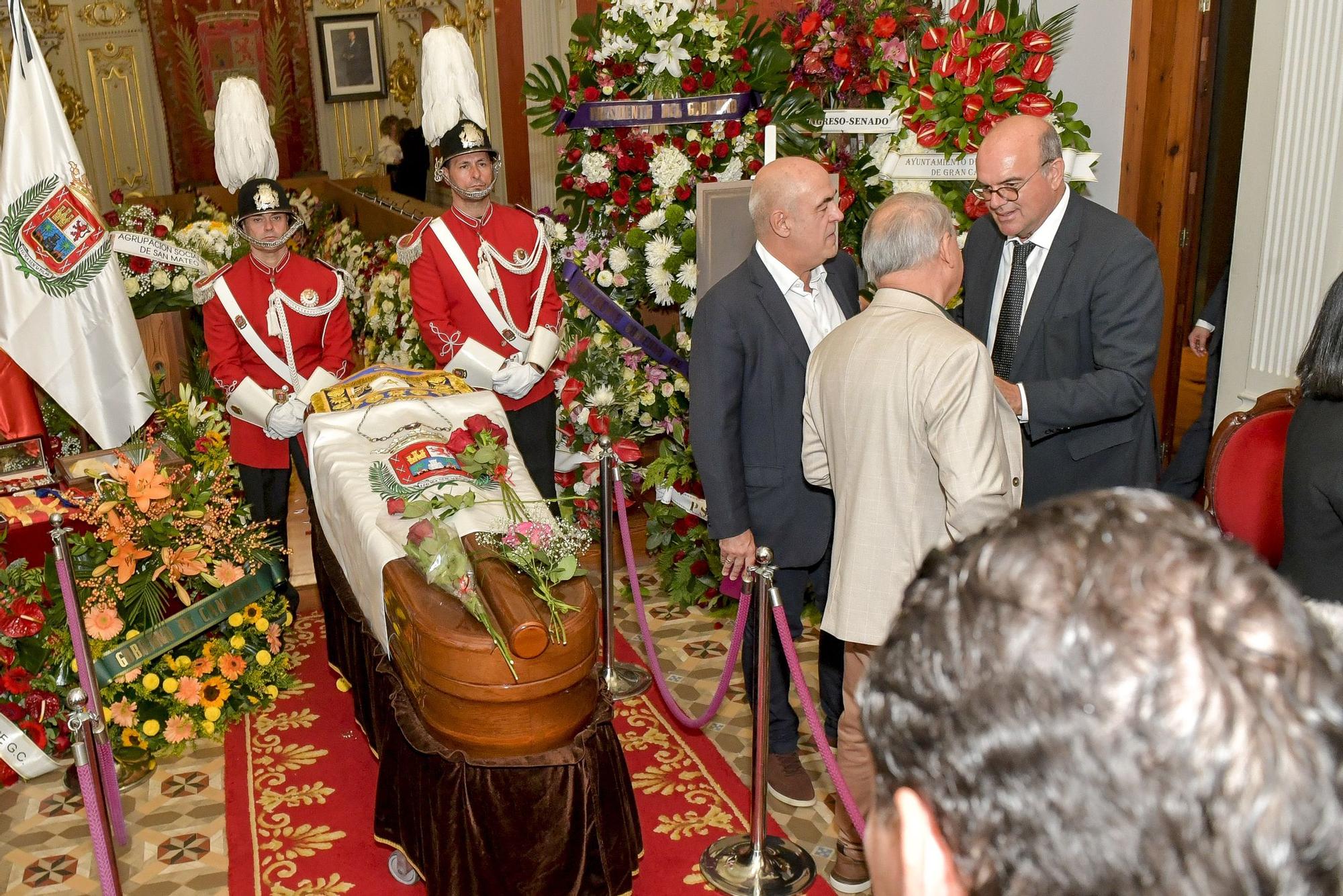 Canarias se despide de Jerónimo Saavedra