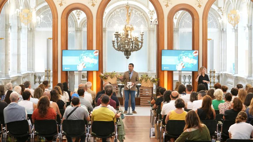 Luis López, al presentar el plan