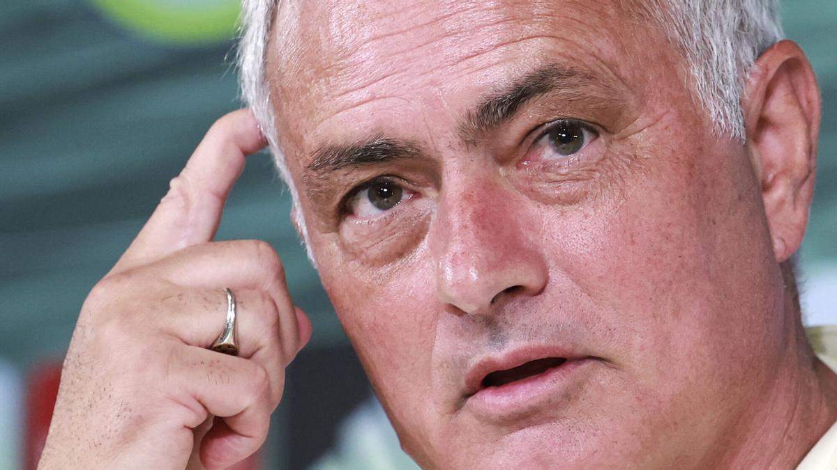 MADRID, 29/08/2026.- El entrenador del Real Madrid José Mourinho no recupera jugadores para el choque contra el Málaga CF.