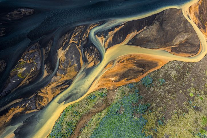 Descubrir los glaciares islandeses a vista de pájaro es una experiencia única.