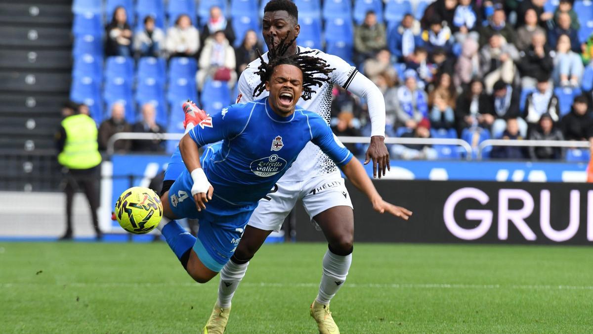 Lucas Noubi en el momento de la caída