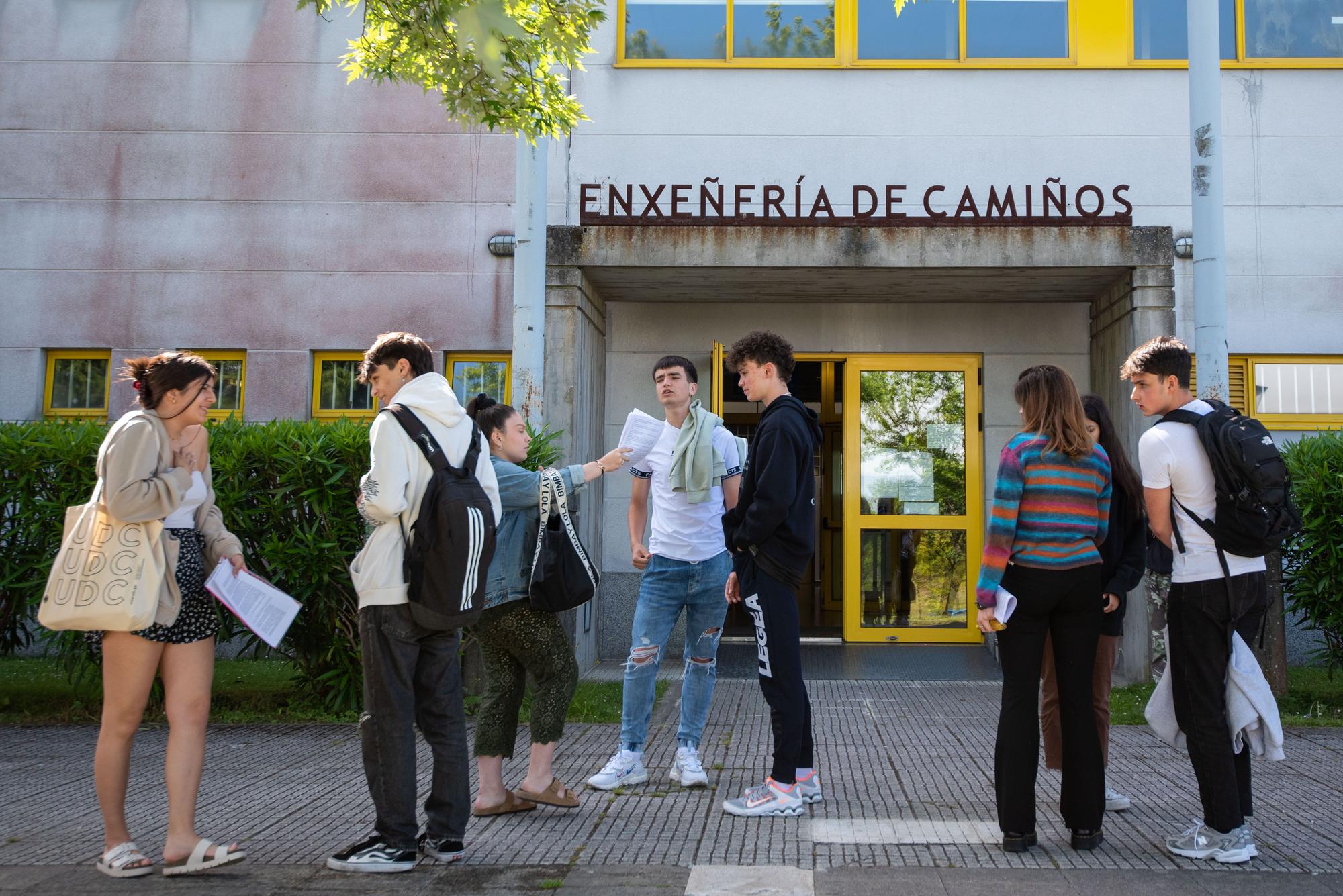 Selectividad A Coruña 2022: Primer día de los exámenes de la ABAU en los campus coruñeses