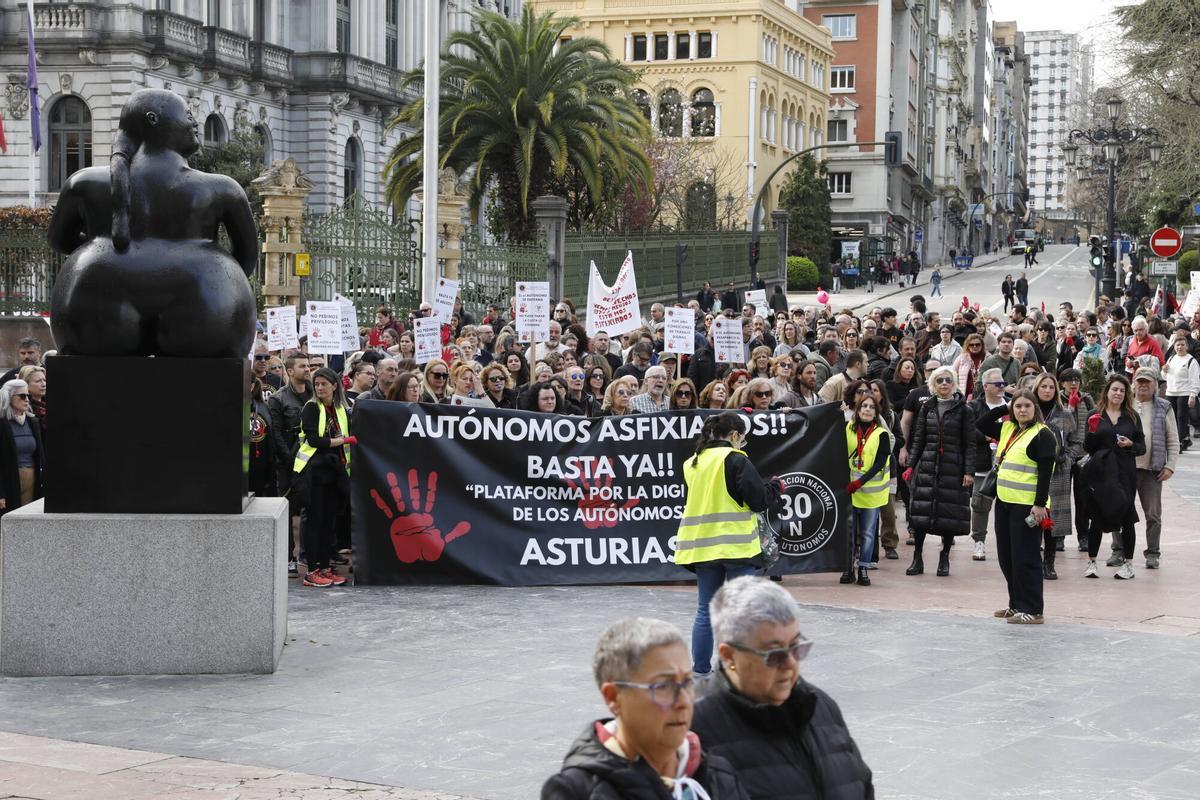 EN IMÁGENES: Así fue la manifestación de autónomos asturianos en Oviedo