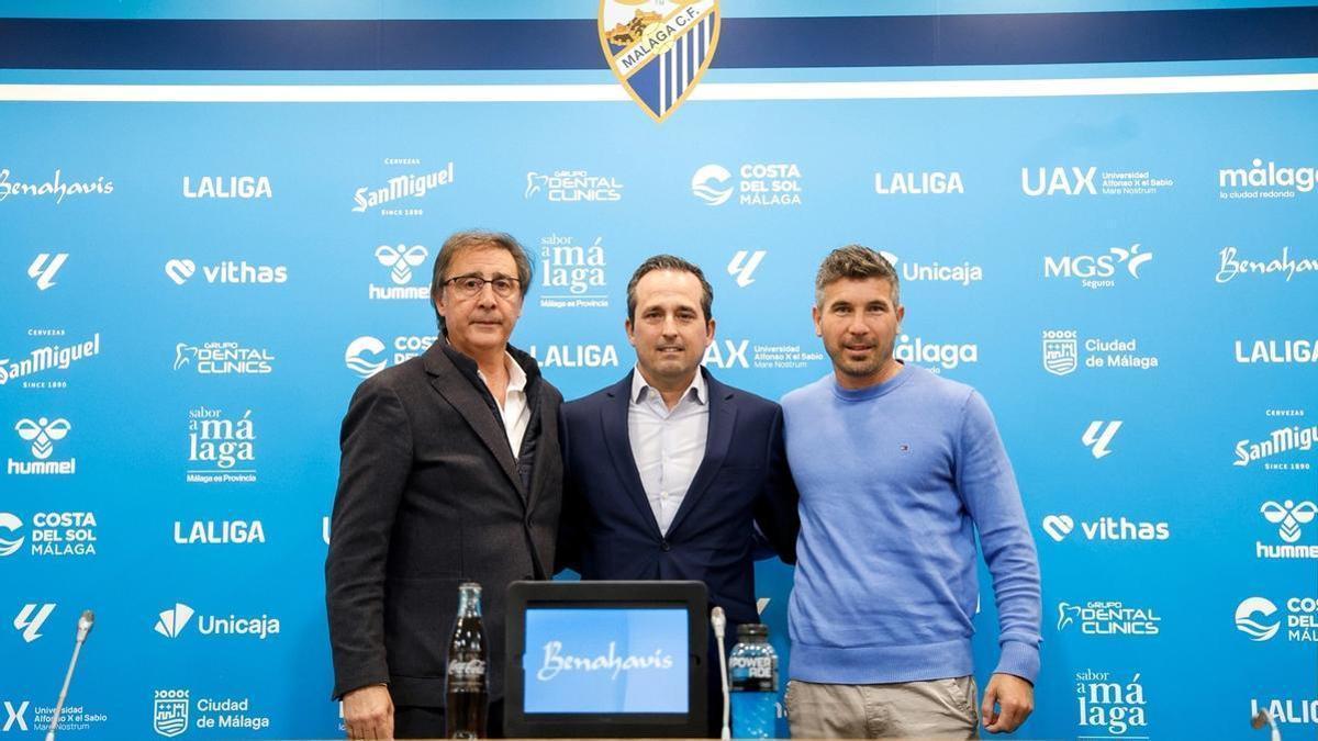 Loren Juarros, Kike Pérez y Juanfran Funes, en la sala de prensa de La Rosaleda.