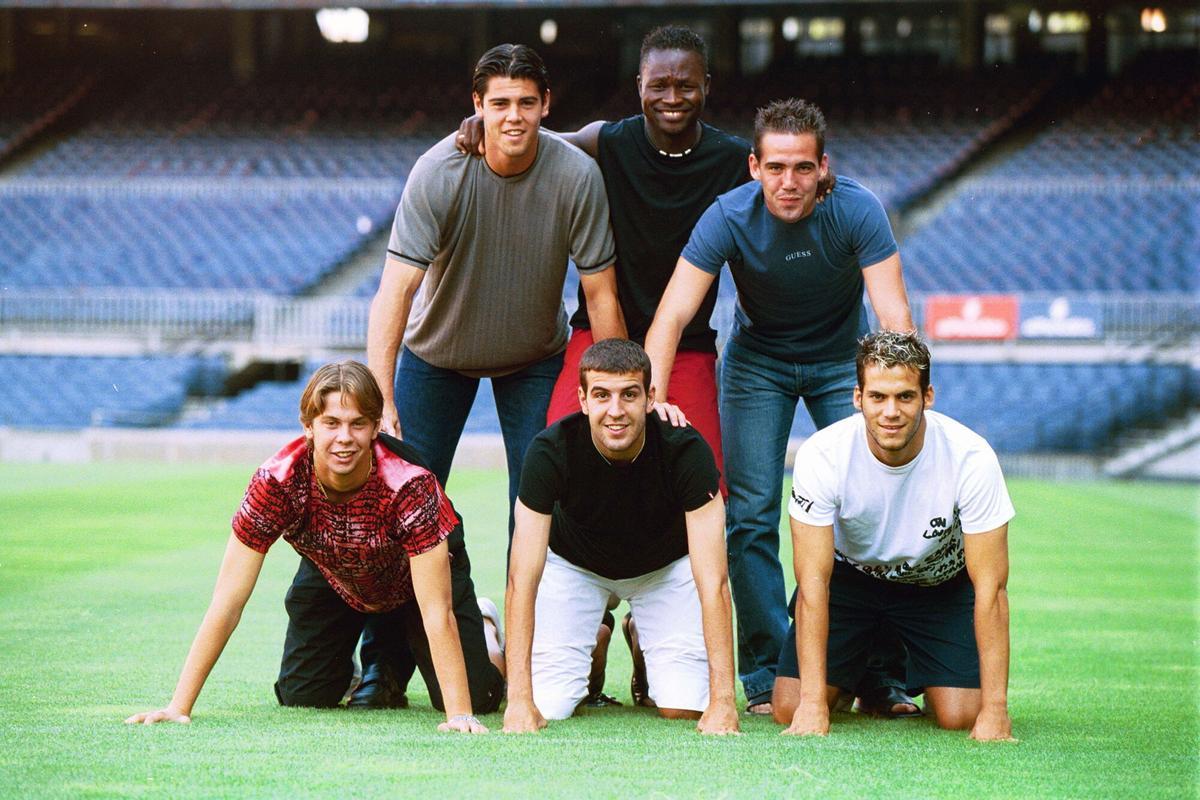 Babangida junto a Valdés, Fernando Navarro, David Sánchez, Roberto Trashorras y Dani Tortolero