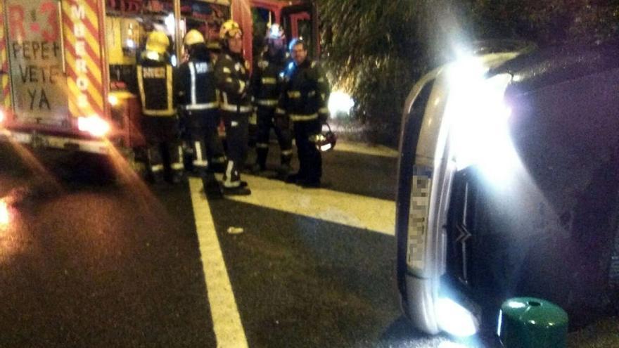 El vehículo, tras el accidente sufrido esta pasada madrugada