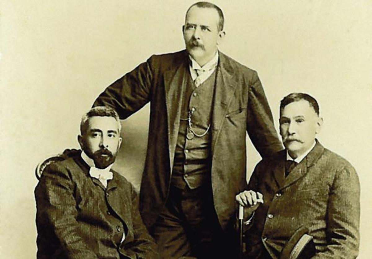 Arturo Reyes, Narciso Díaz de Escovar y Benito Pérez Galdós en Málaga, en octubre de 1904.