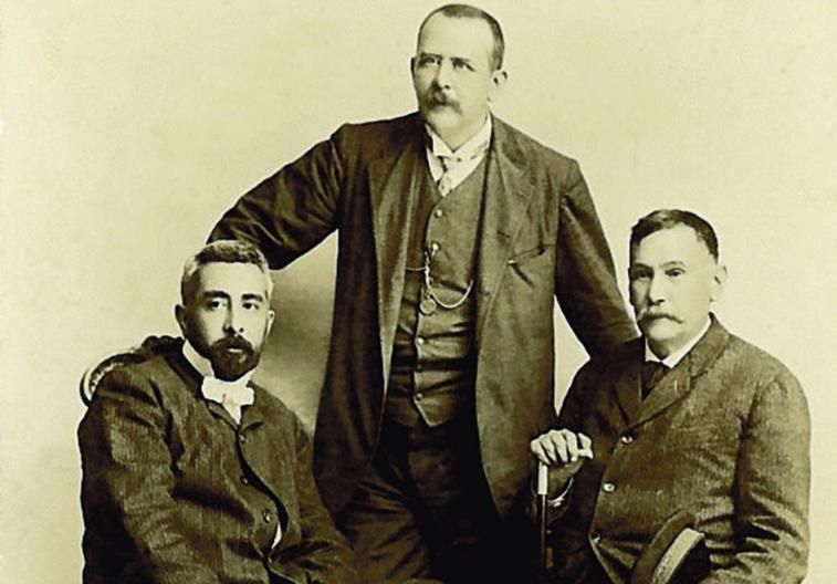 Arturo Reyes, Narciso Díaz de Escovar y Benito Pérez Galdós en Málaga, en octubre de 1904.