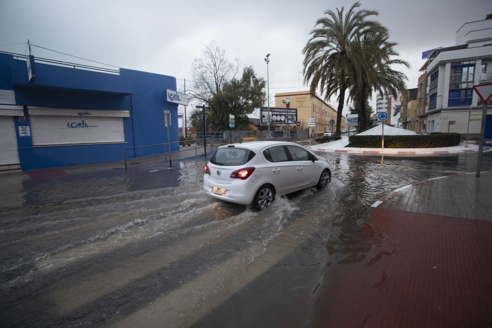 Calles inundadas junto al paseo marítimo del Port de Sagunt