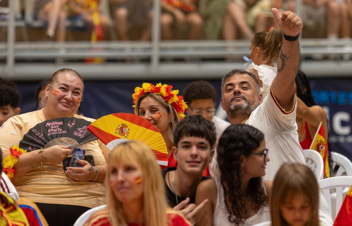 Alicante vibra con "La Roja"