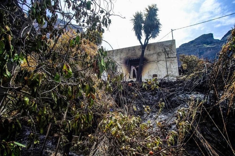 El fuego se ceba con una vivienda en El Sao (Agaete)