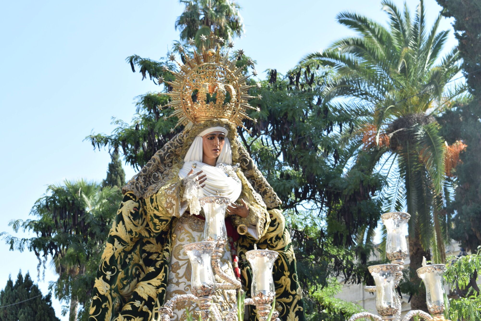 Traslado de la Esperanza de Triana desde el Polígono Sur a Triana