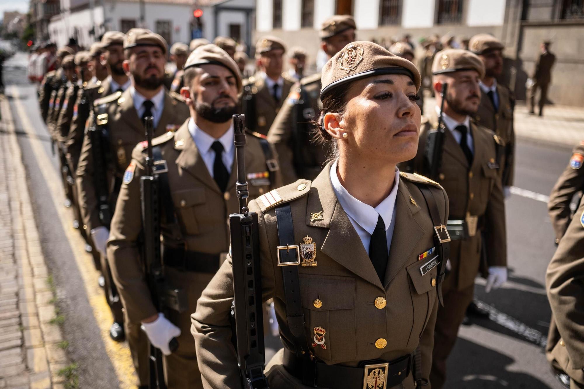 Solemne izado de la bandera por el 300 aniversario de la Capitanía General de Canarias