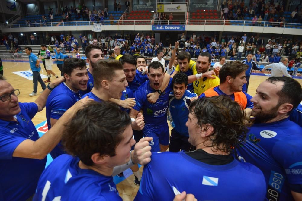 Oda al balonmano con premio para el Teucro