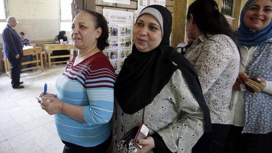 Egipto acude a las urnas para confirmar al general golpista Sisi