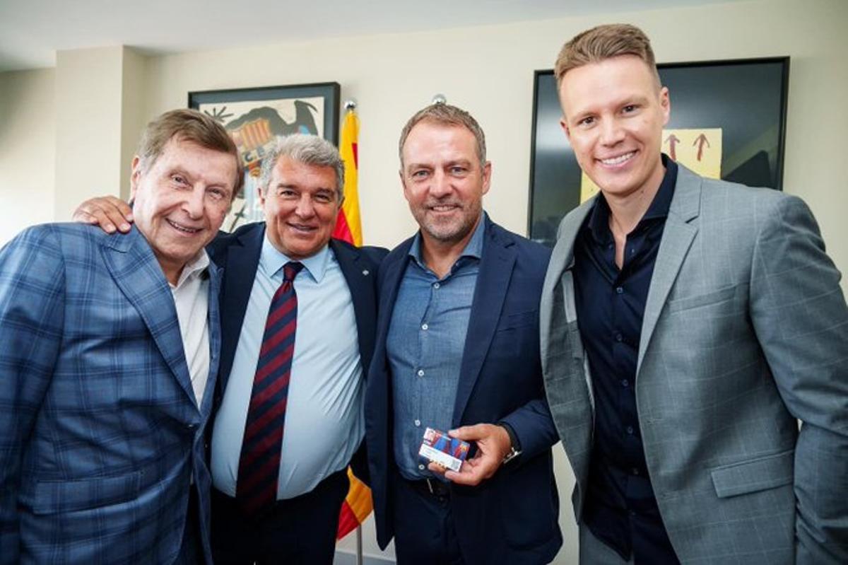 Zahavi, Laporta, Flick y Bielefeld, en las oficinas del FC Barcelona.