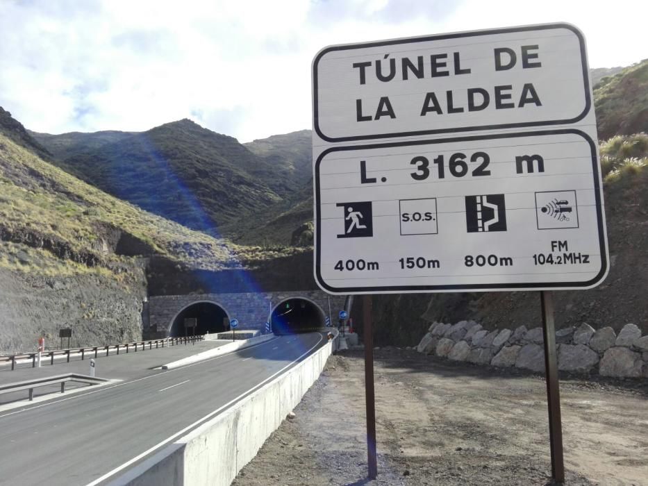 Señaléticas y paneles de la nueva carretera de La Aldea