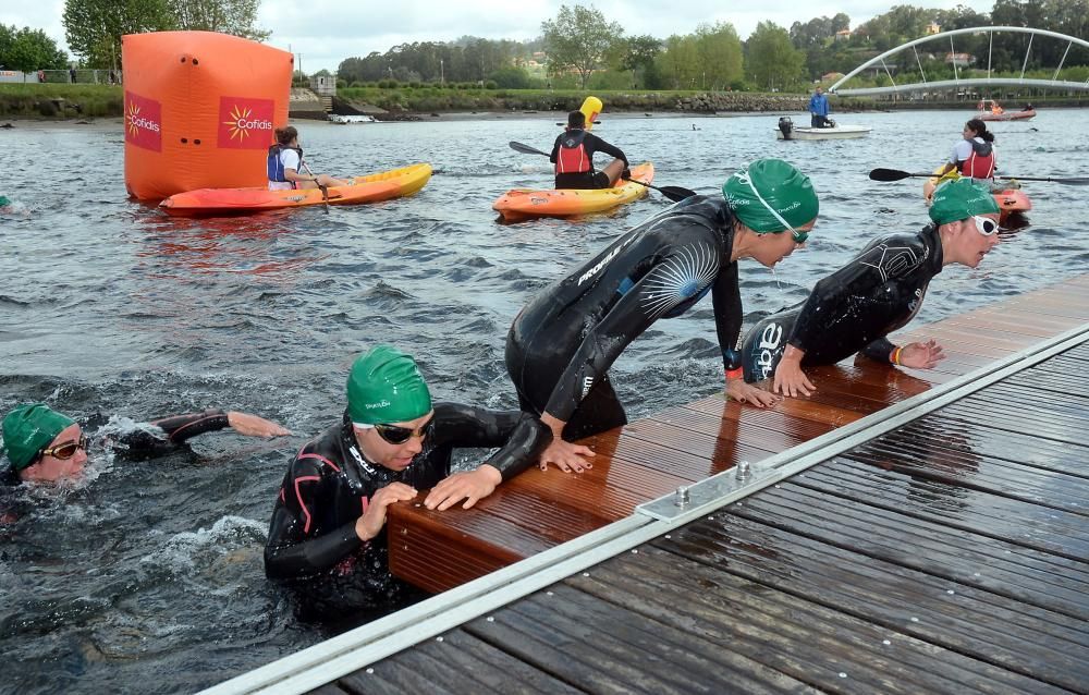 El Triatlón Motorbike Galaico Pontevedra se lleva el bronce en la categoría escolar femenina.